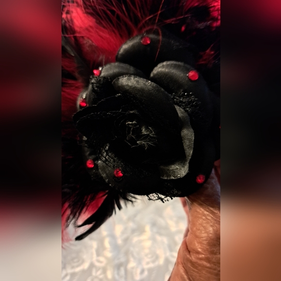 A gorgeous feathered hair clip... - Picture 5 of 5